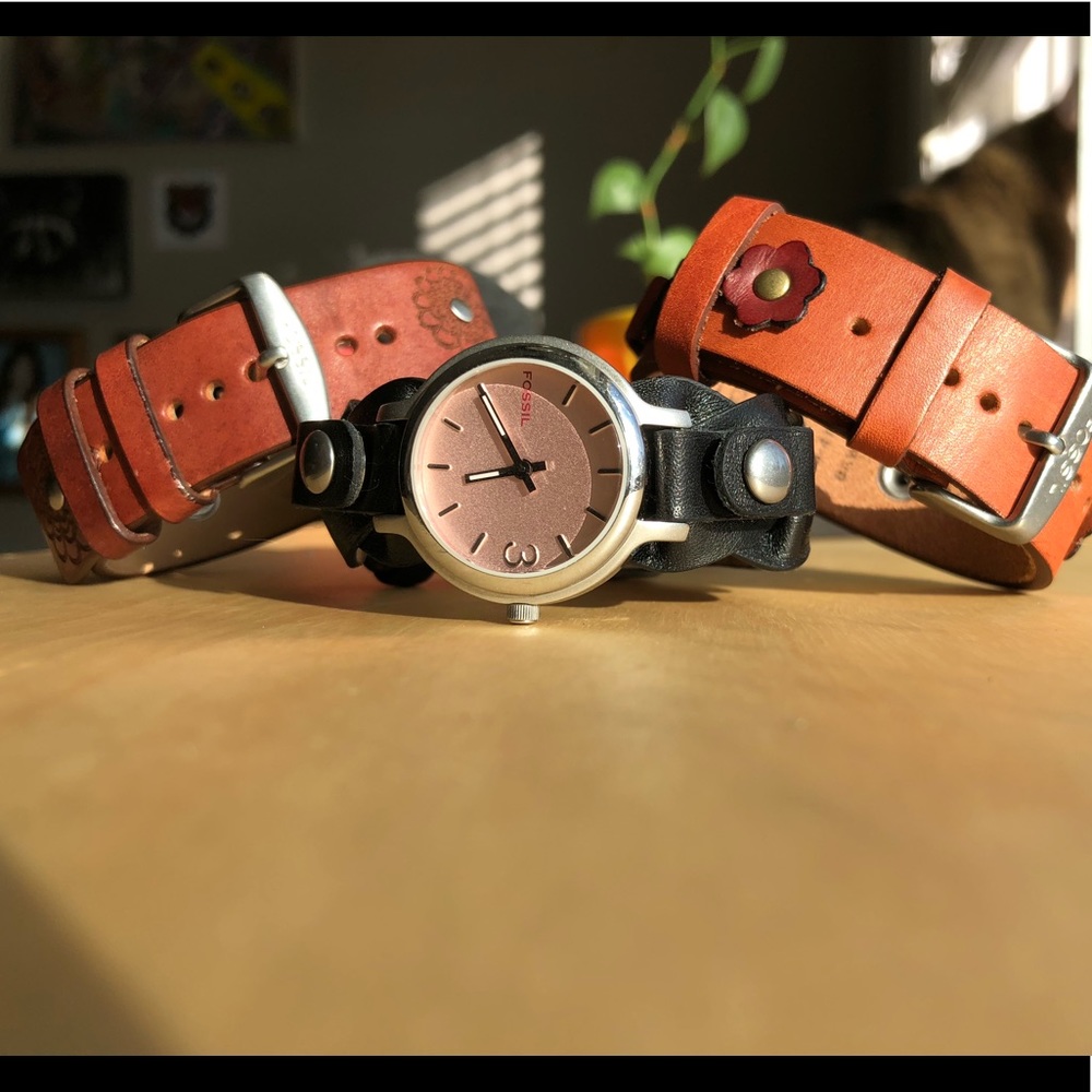 Fossil watch with three straps